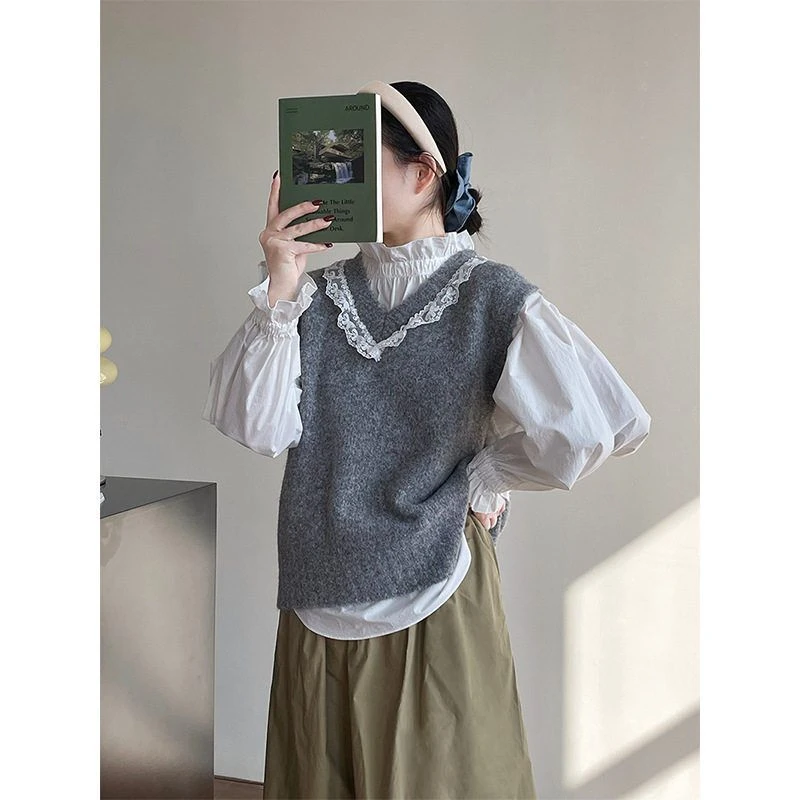 V领蕾丝拼接针织马甲女25春减龄外搭叠穿背心上衣SZ2485