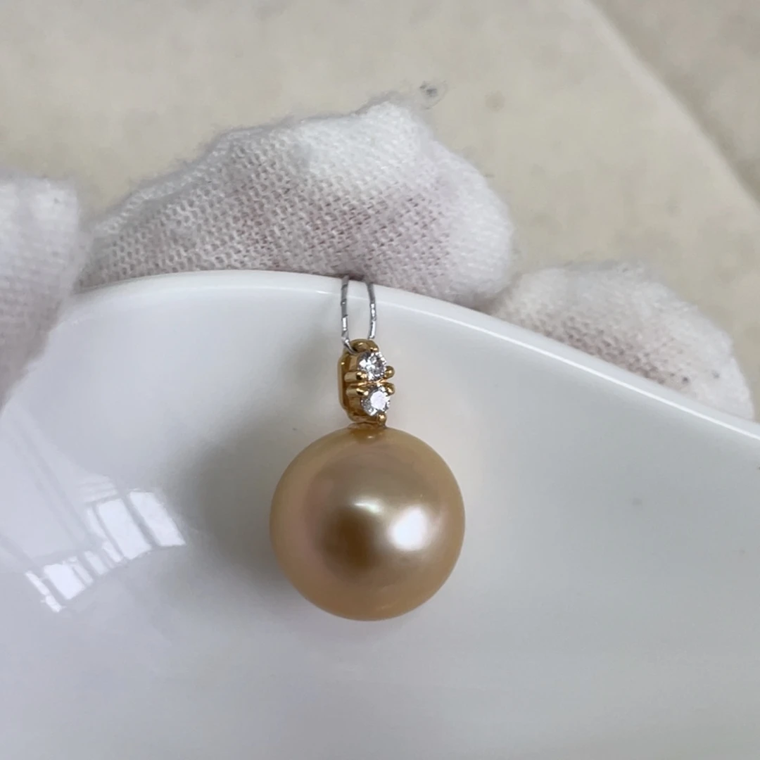 颈饰海水珍珠18K金镶嵌12.5mm