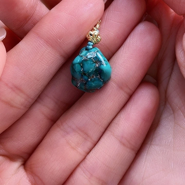 未镶嵌绿松石珠宝奇石