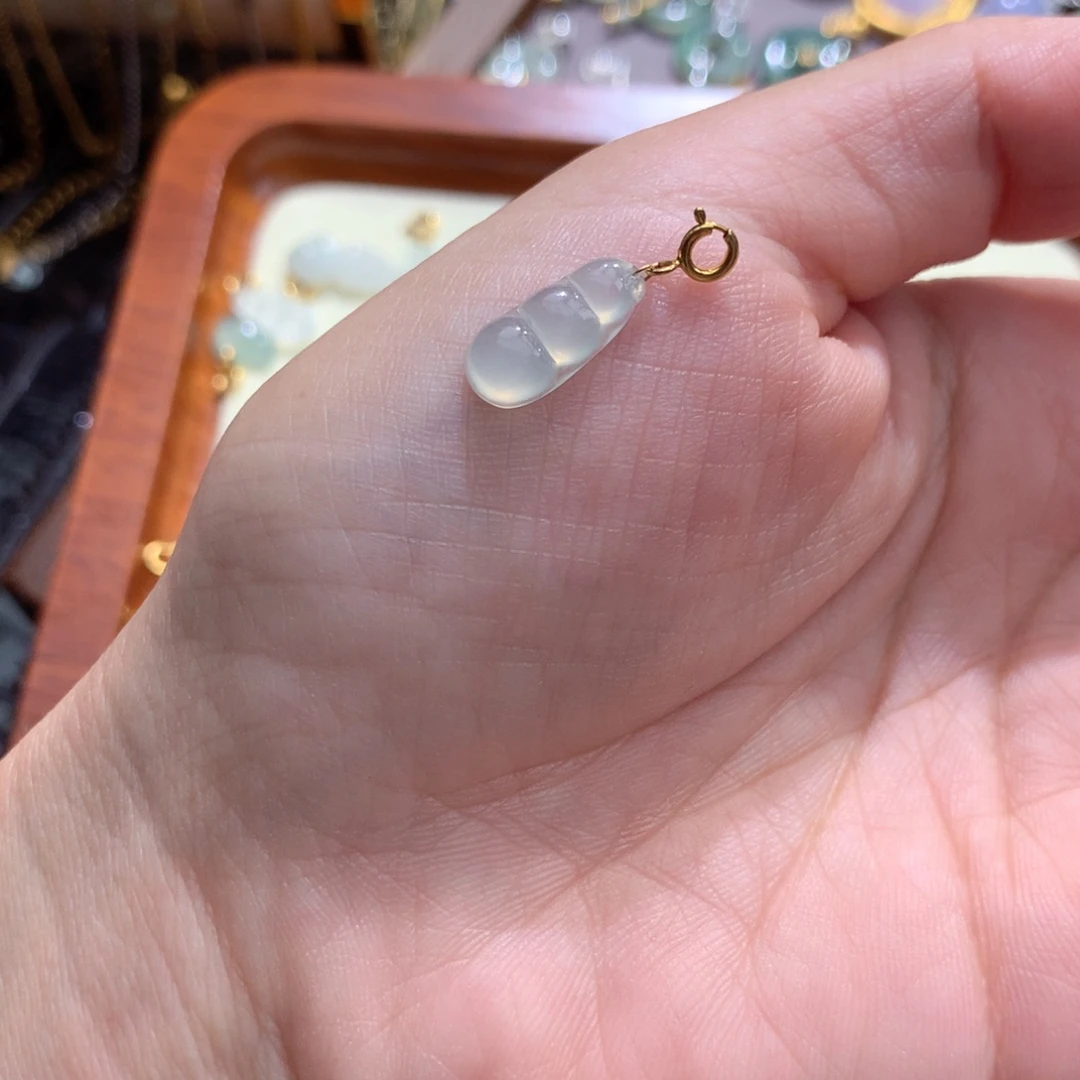 颈饰18K金镶嵌翡翠翡翠