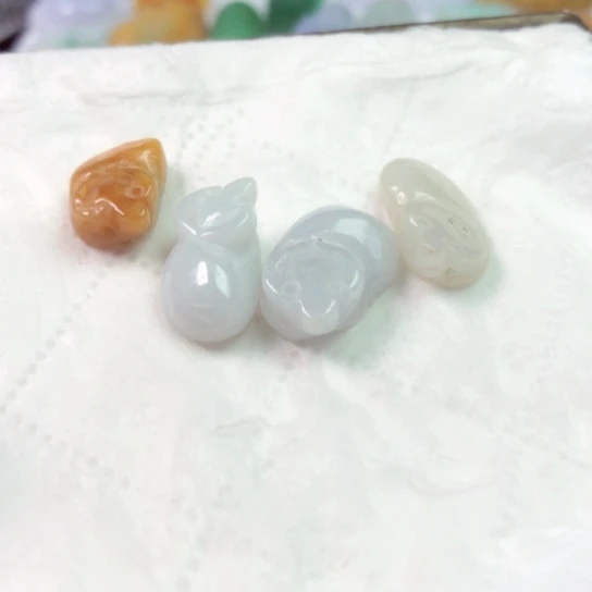 翡翠未镶嵌颈饰躁***夜吊坠