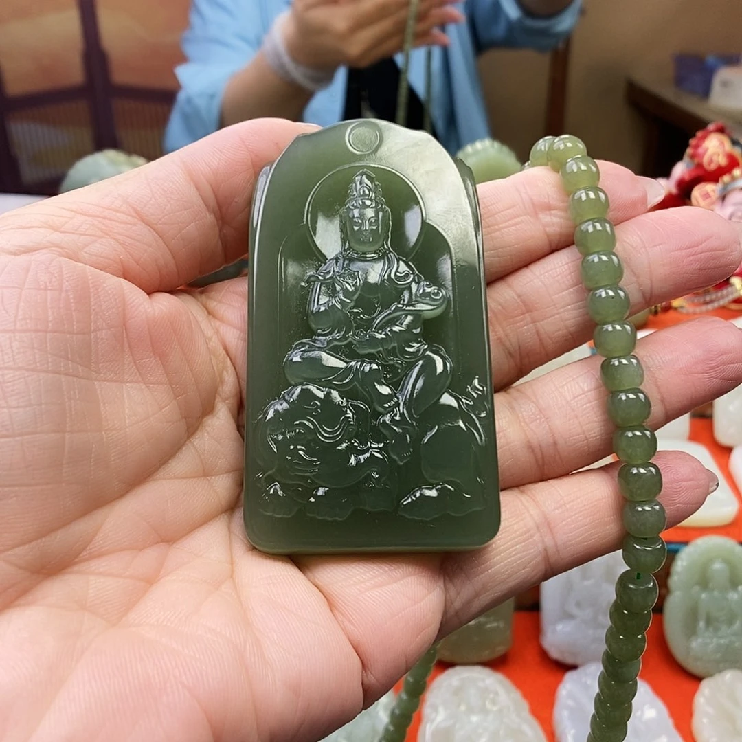 颈饰未镶嵌和田玉湖****）