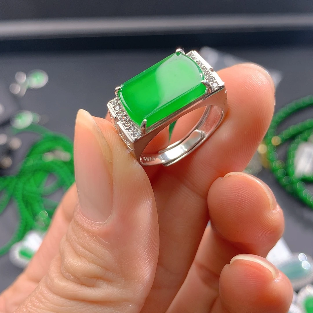 翡翠手链未镶嵌翡翠