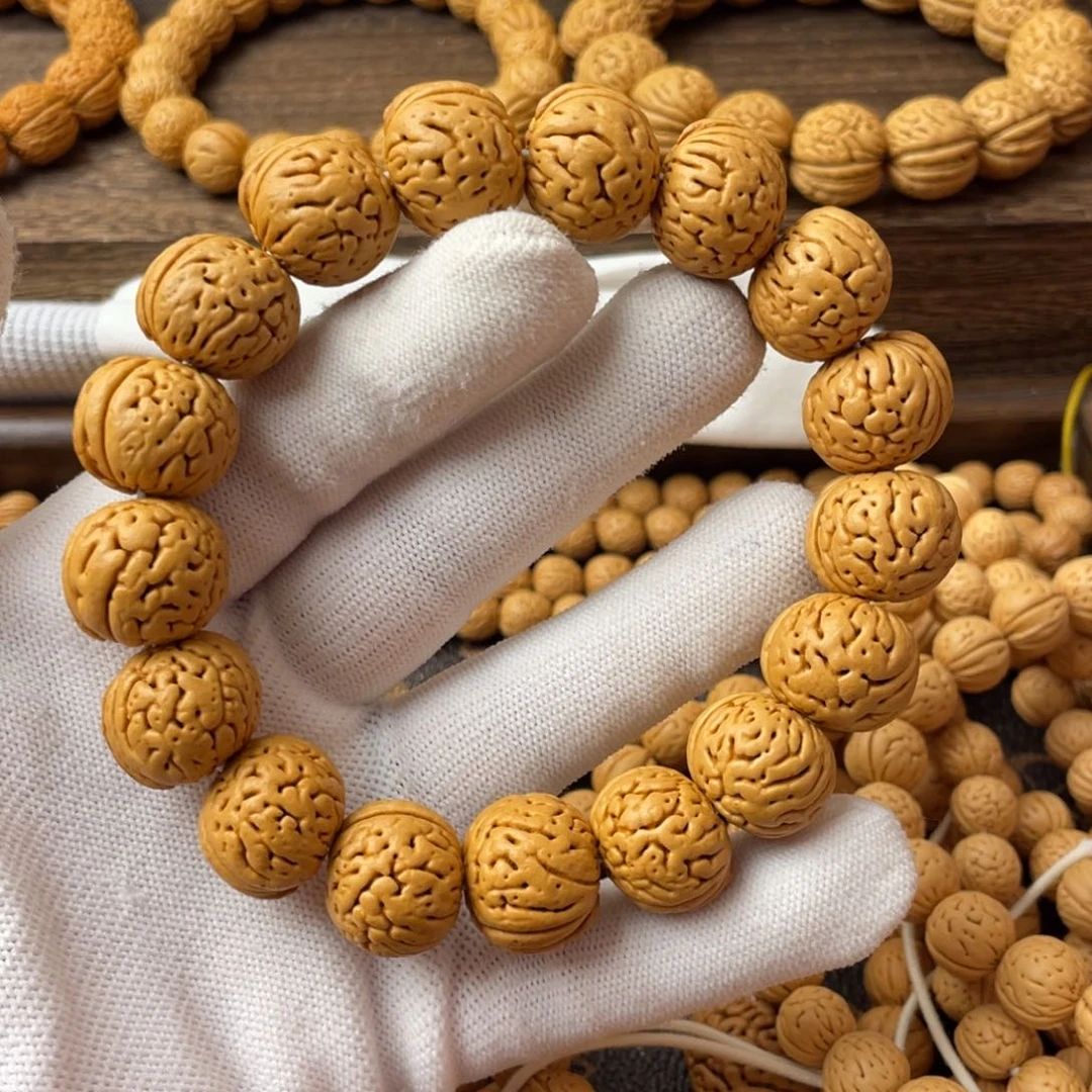 吊坠桃核L****.野生鸽子蛋