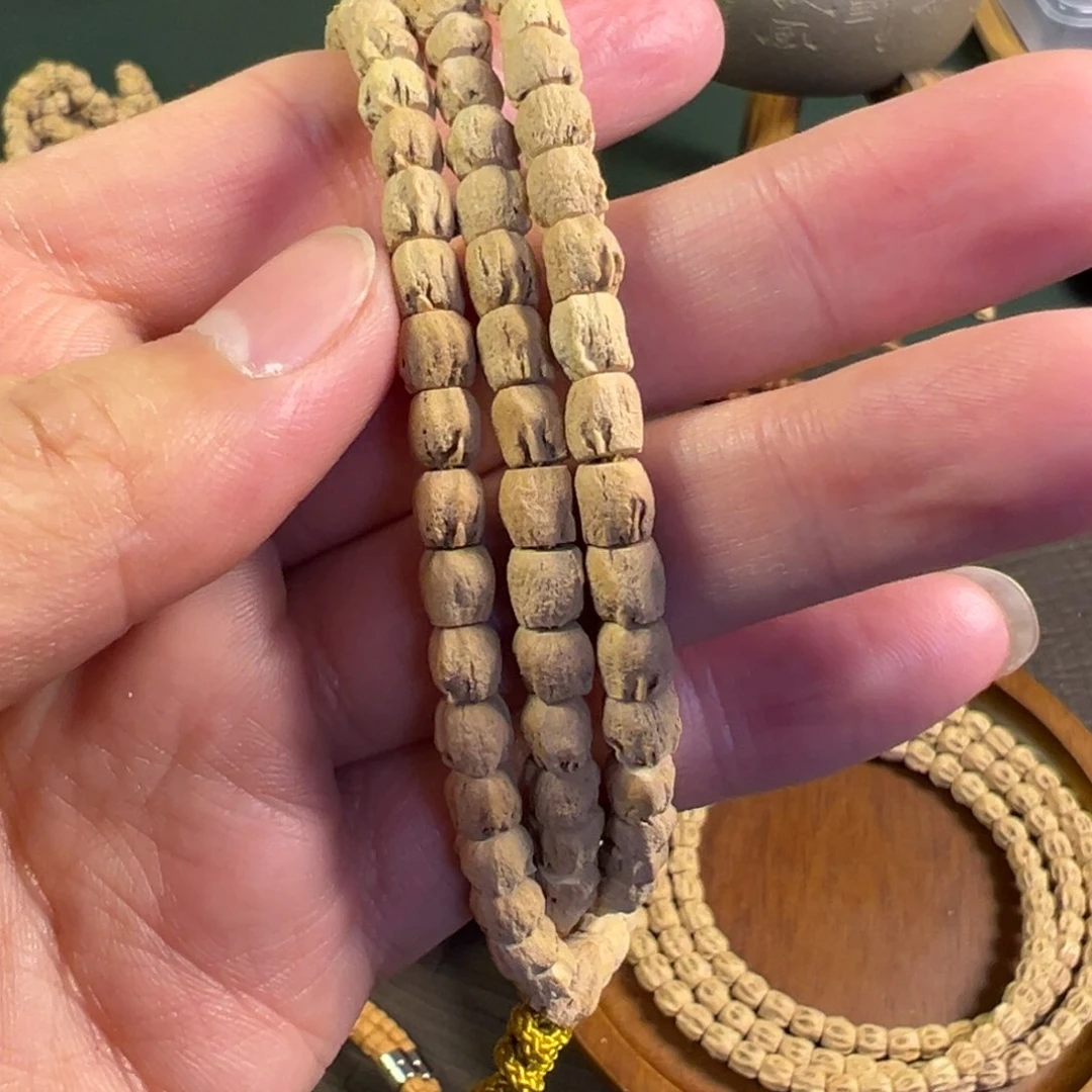 【闪购商品】柏香籽/百香籽吊坠小*热振桶装方块