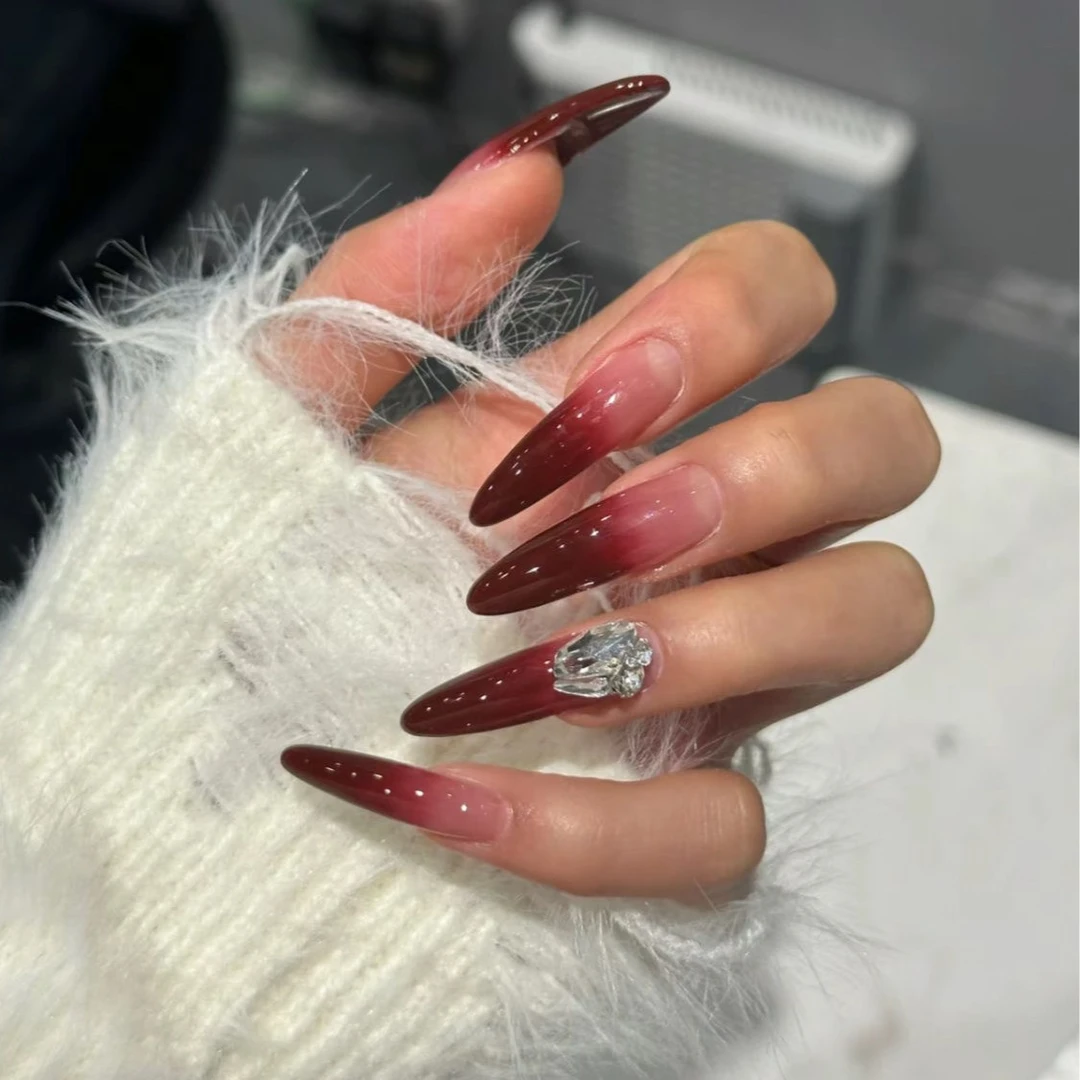 【酒红甜心】红穿戴甲夏天显白爆款可拆卸美甲纯手工新款大钻爆闪