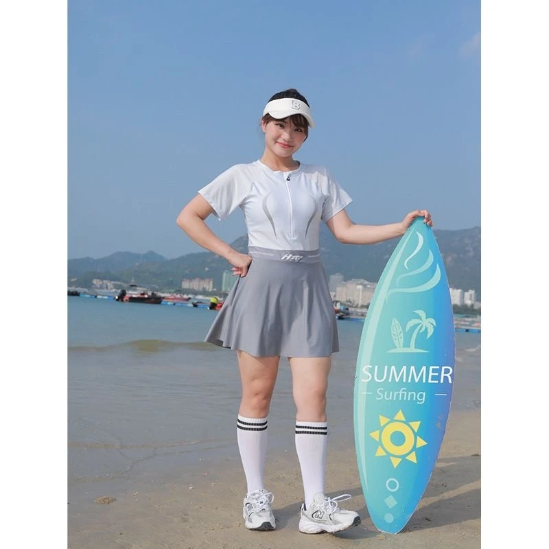 新款女士连体加肥大码胖妹妹保守显瘦遮肚沙滩温泉度假泳衣女