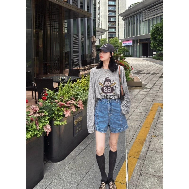 2025夏季新款高级小众不撞款设计感灰色印花长袖t恤女百搭牛仔裤