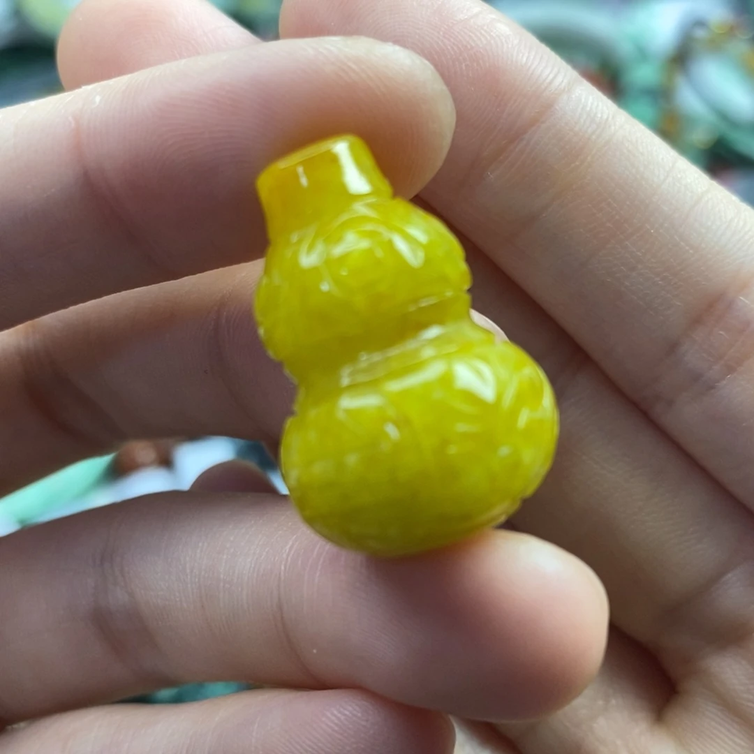 翡翠未镶嵌颈饰秋*