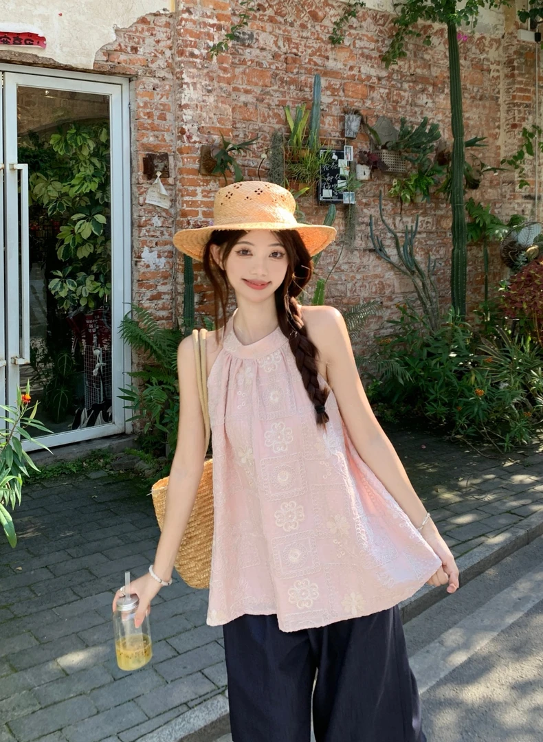 设计感甜美刺绣挂脖衬衫2025夏季新款宽松洋气别致无袖上衣女chic