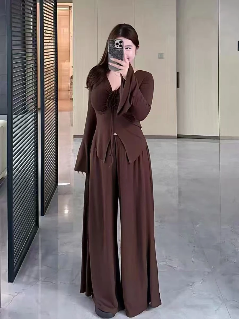 大码胖mm显瘦穿搭一整套女气质V领喇叭袖上衣高腰休闲裤两件套