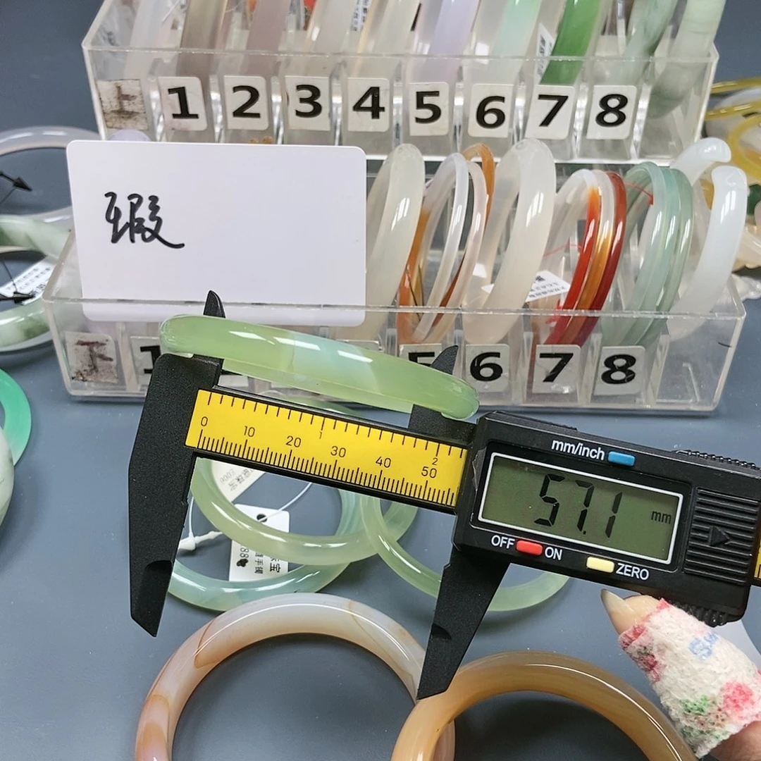 玛瑙/玉髓手镯未镶嵌67