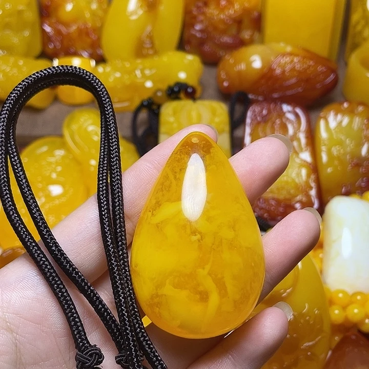 水滴。俄罗斯新密。