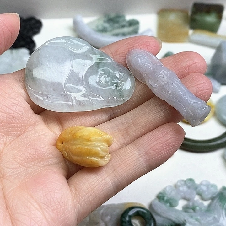 猫****翡翠未镶嵌颈饰天然翡翠