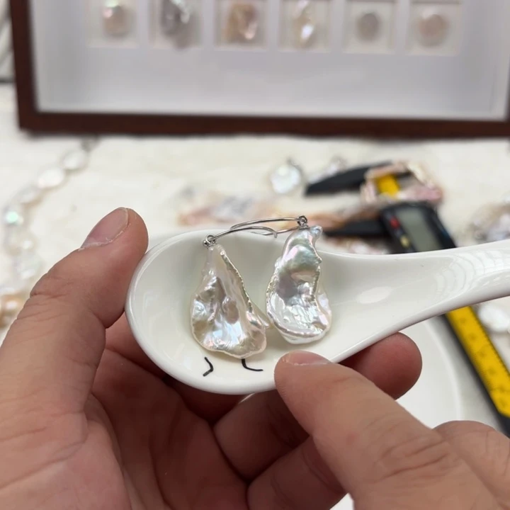 银S925镶嵌耳饰淡水珍珠