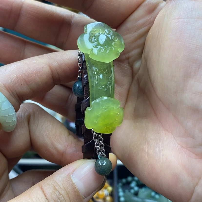 【闪购商品】蛇纹石玉未镶嵌手牌