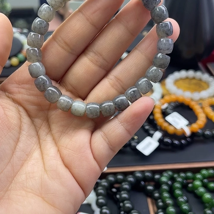 和田玉未镶嵌手串