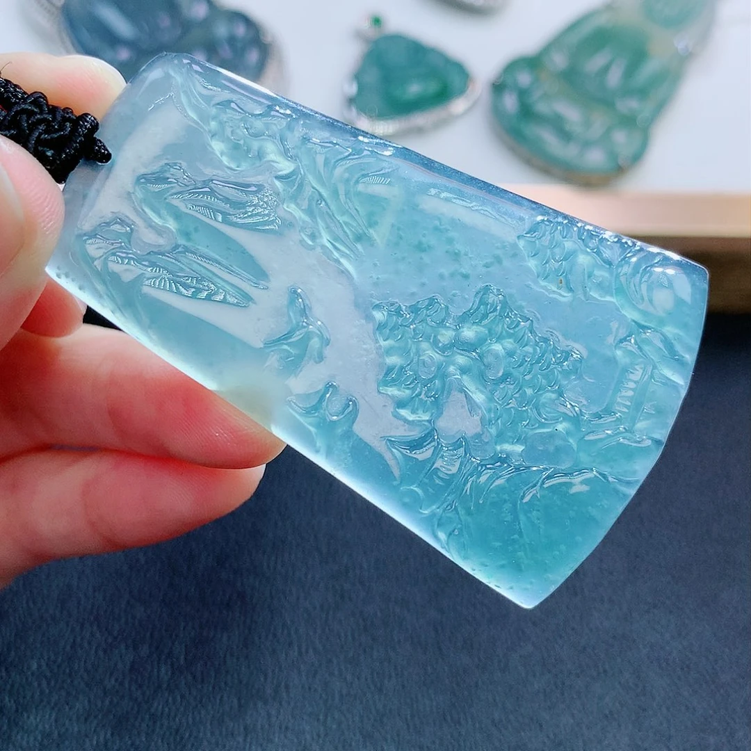 翡翠颈饰未镶嵌翡翠