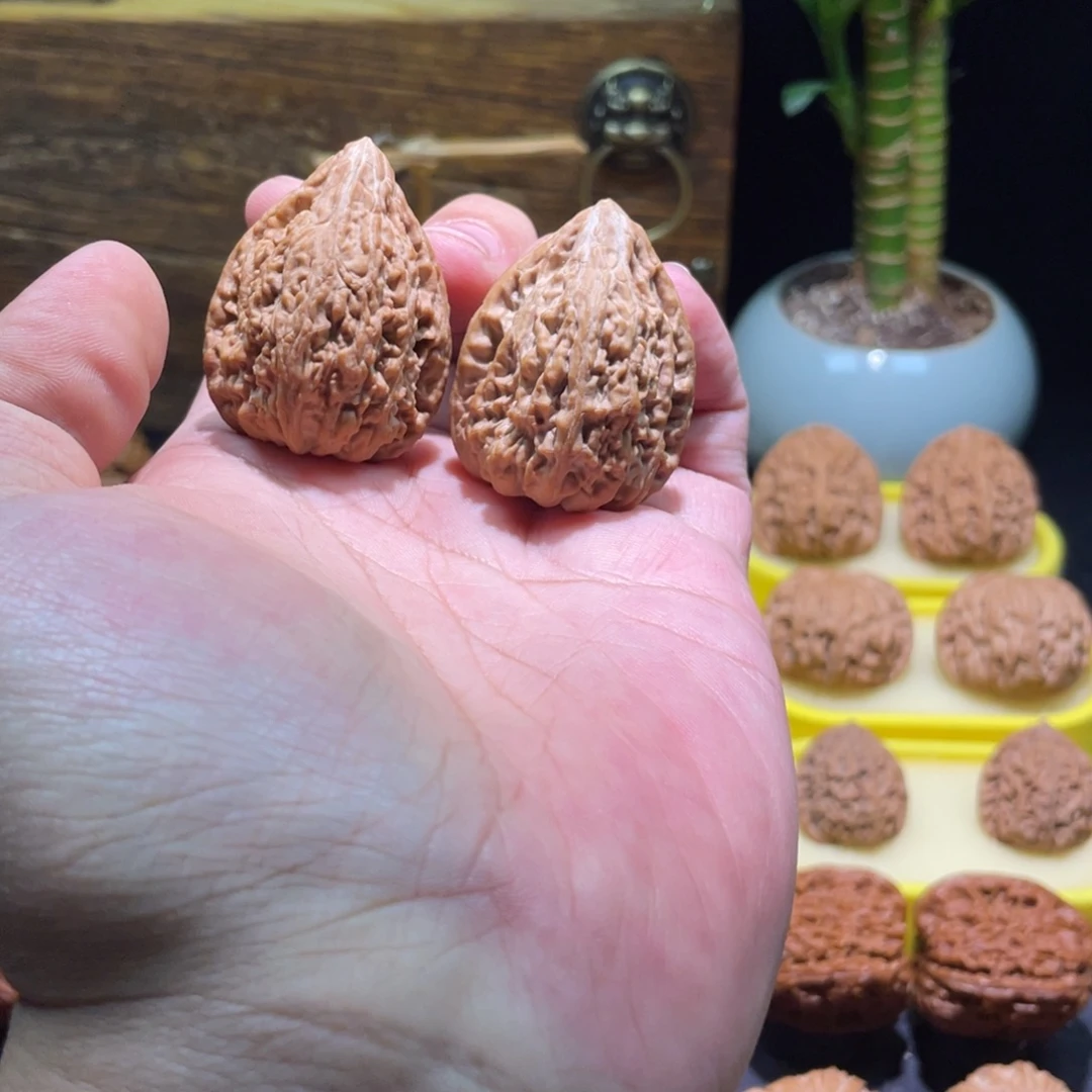 把件文玩核桃32全品正尖满肉凹底塔尖