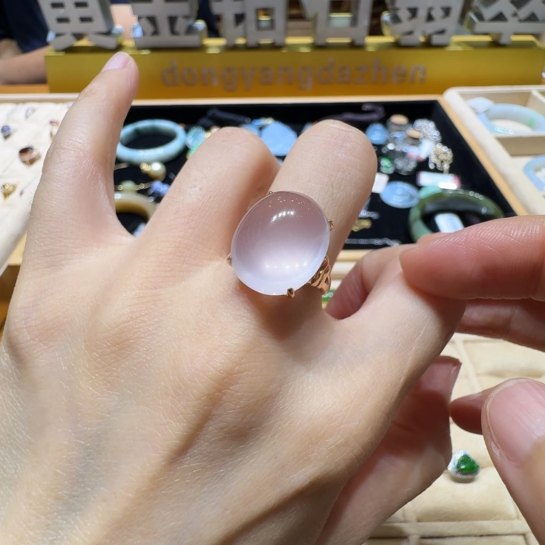 18K金镶嵌戒指水晶