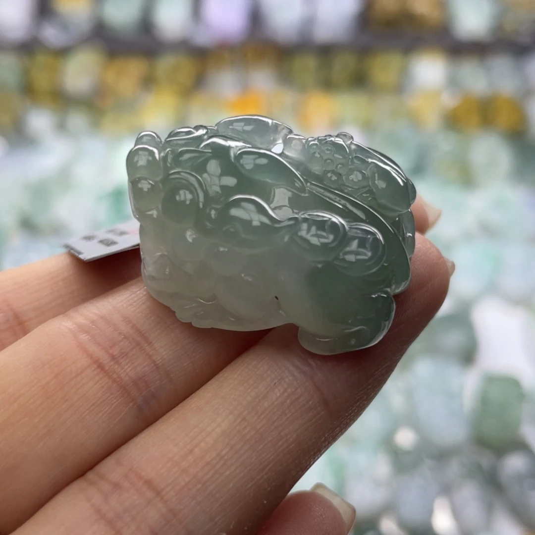 颈饰未镶嵌翡翠貔貅