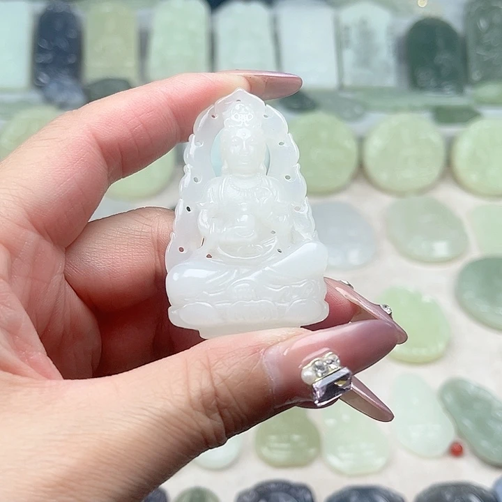 和田玉未镶嵌颈饰