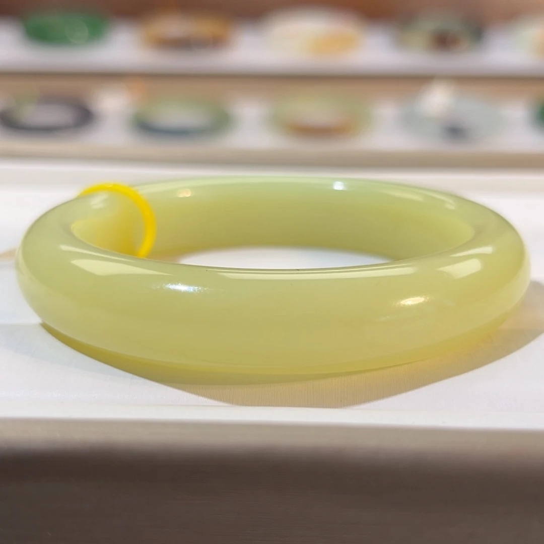 和田玉未镶嵌手镯  「黄口」一细料 很糯