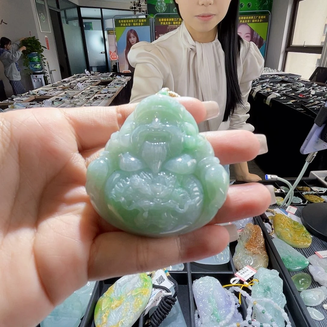 颈饰未镶嵌翡翠一个