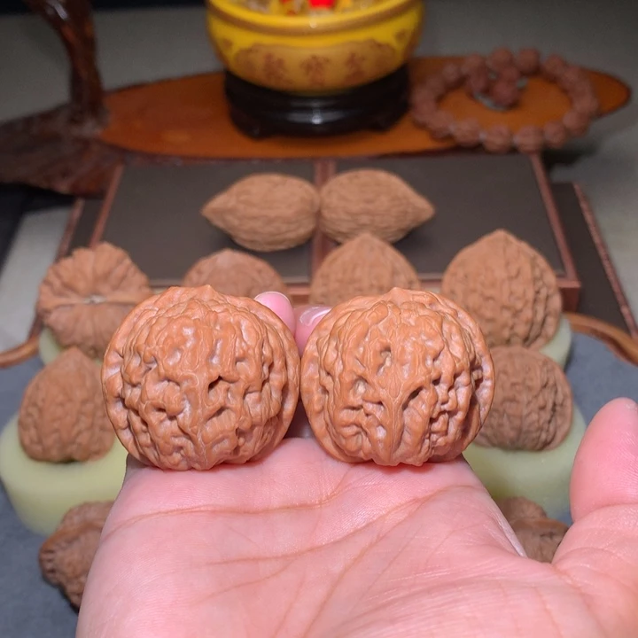 核桃文玩核桃把件太行雪狮