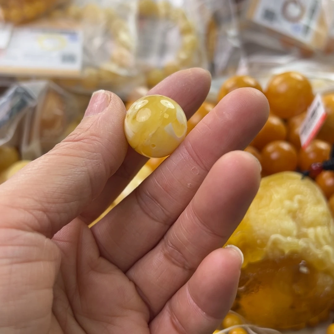琥珀珠宝奇石未镶嵌