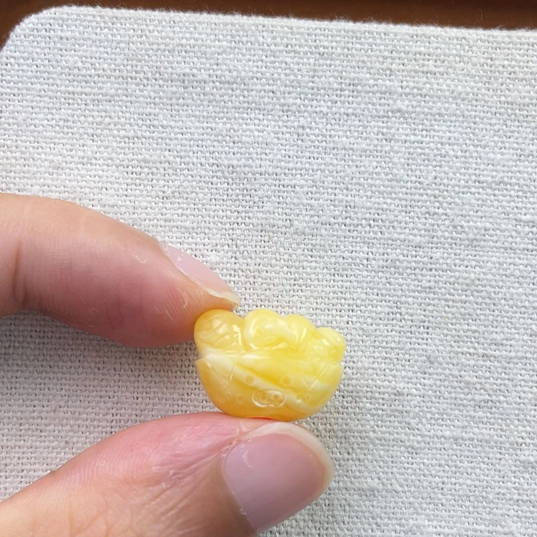 琥珀未镶嵌裸石小猪面包