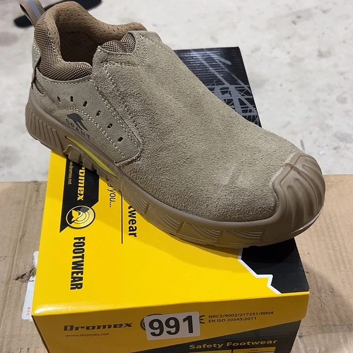 991号。41码防砸防刺劳保鞋。鞋底磨损介意勿拍