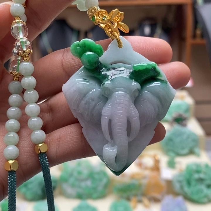 翡翠颈饰未镶嵌翡翠吊坠