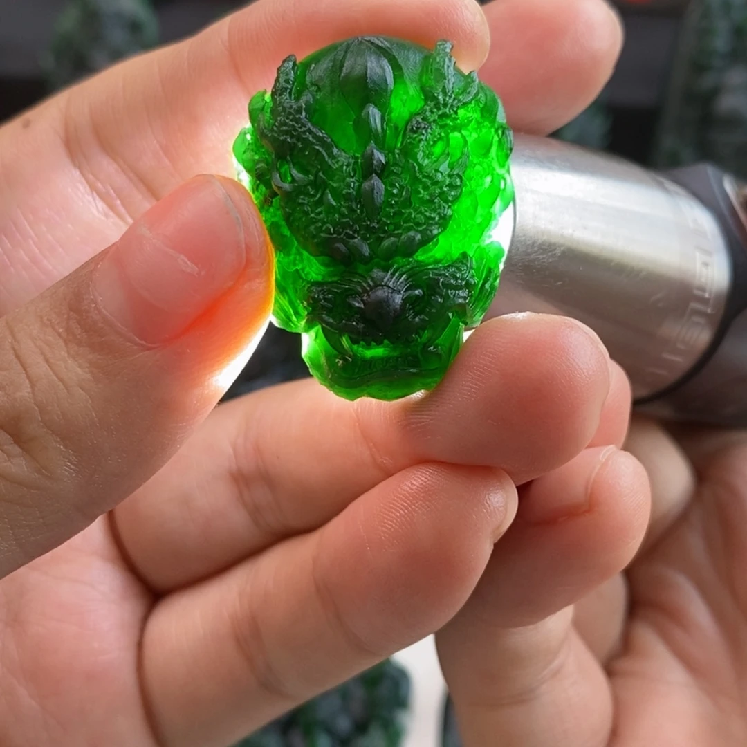 定制翡翠未镶嵌龙头