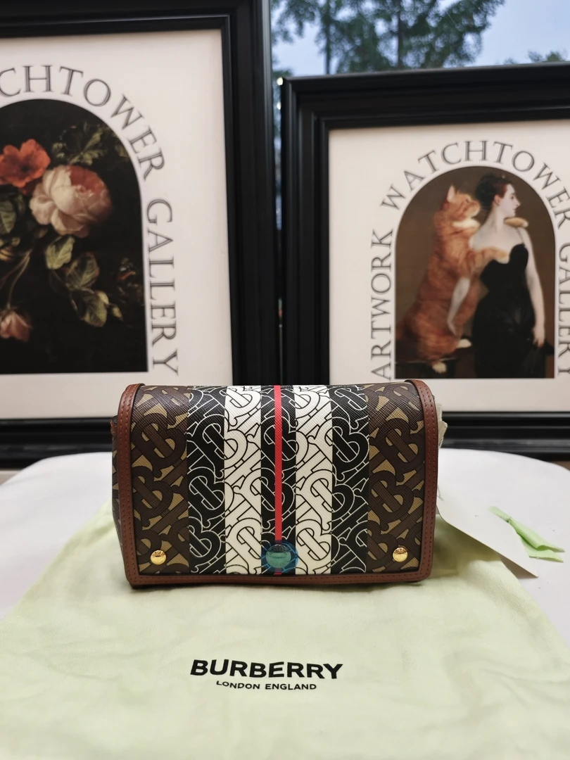 95新 BURBERRY/博柏利 95新Burberry单肩包