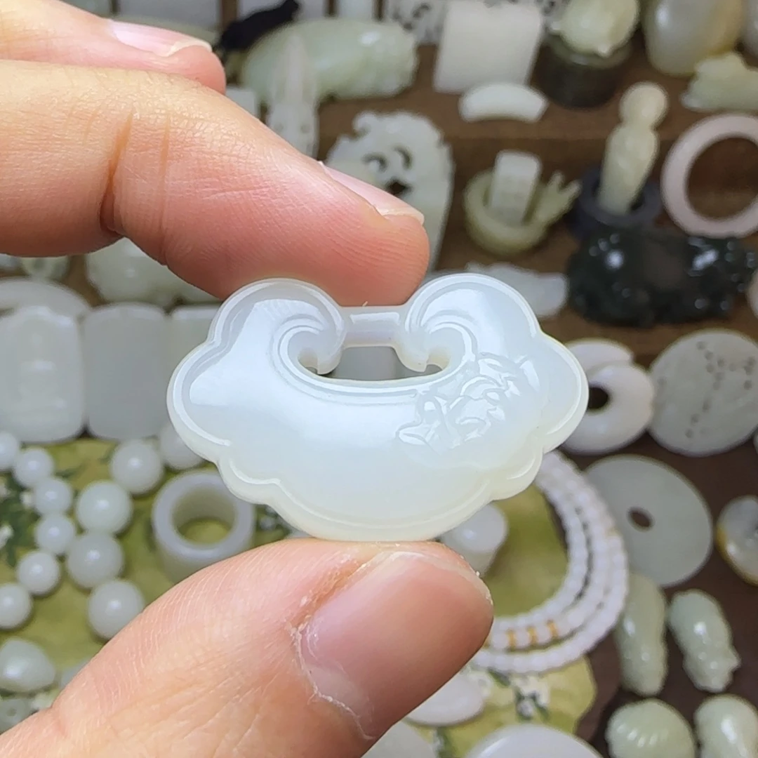 和田玉未镶嵌挂件