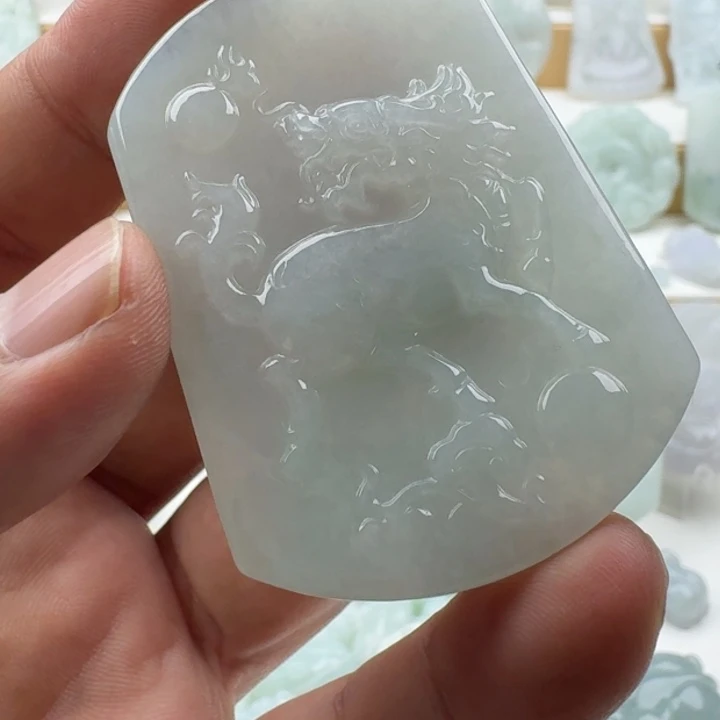 翡翠未镶嵌颈饰天然缅甸A货翡翠