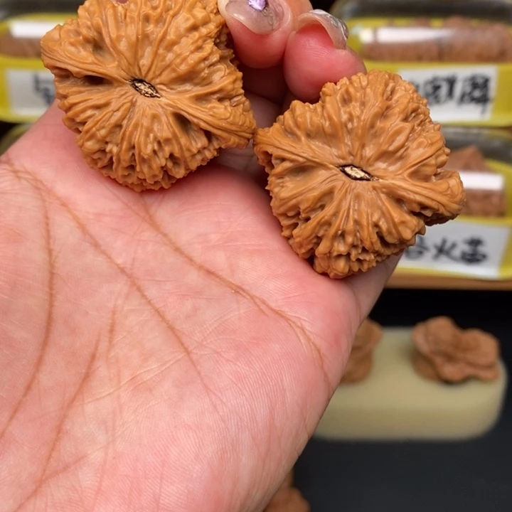 笑***花文玩核桃吊坠42全品南疆石