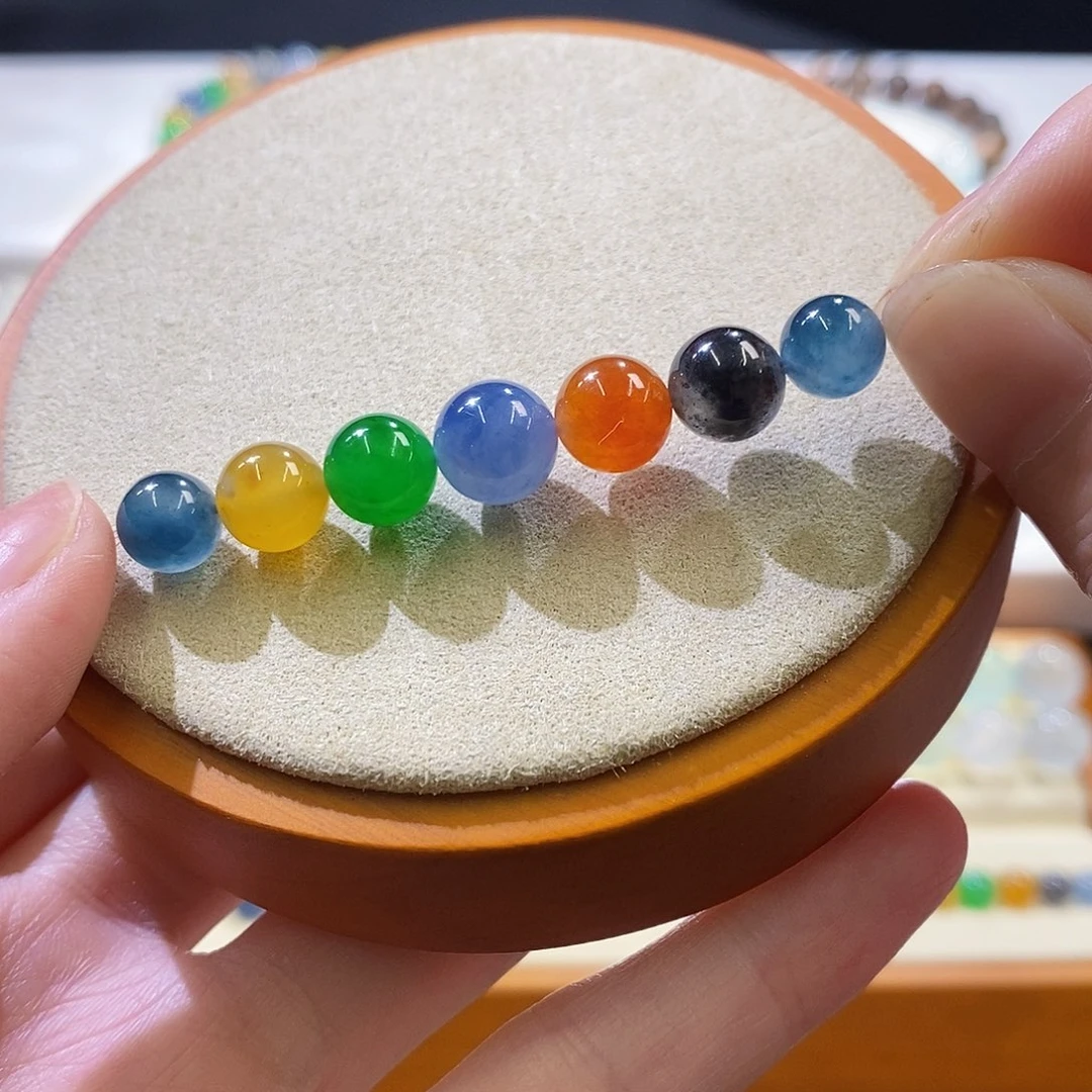 翡翠挂件未镶嵌浓彩
