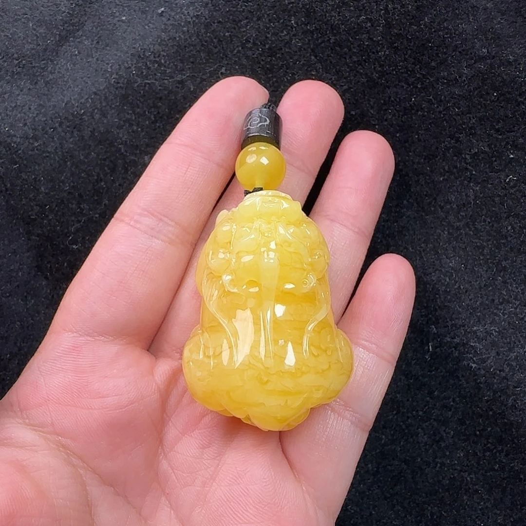 蜜蜡未镶嵌珠宝奇石