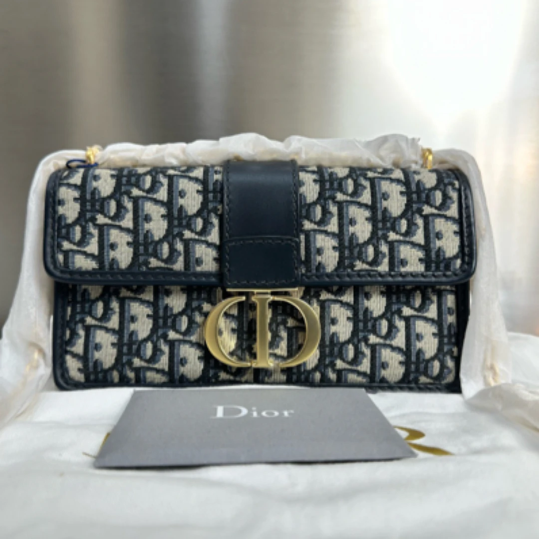 全新未使用 DIOR/迪奥 蒙田30翻盖开合单肩包