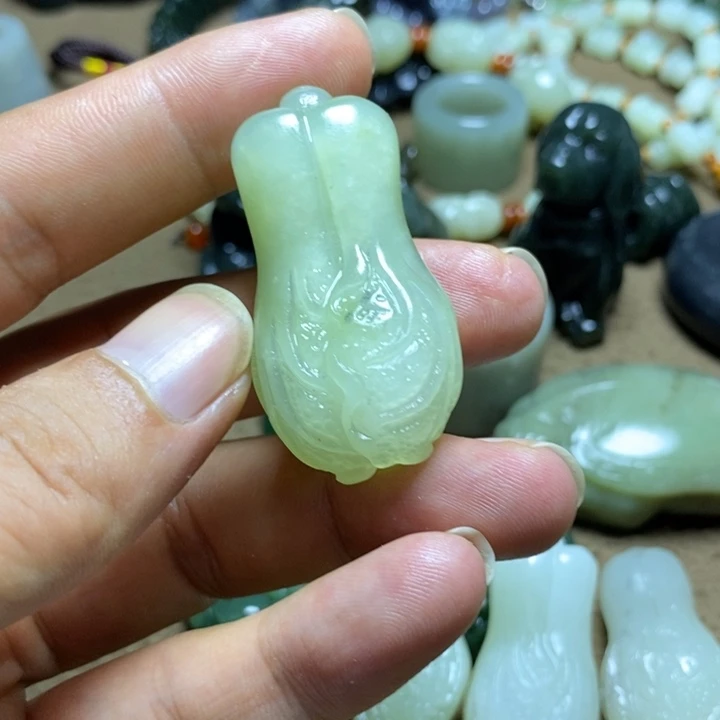 颈饰未镶嵌和田玉