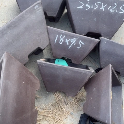 紫砂花盆100-8。大小各4个