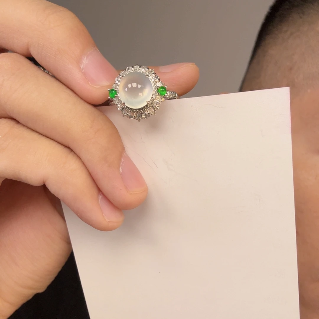 快****翡翠18K金镶嵌颈饰一件