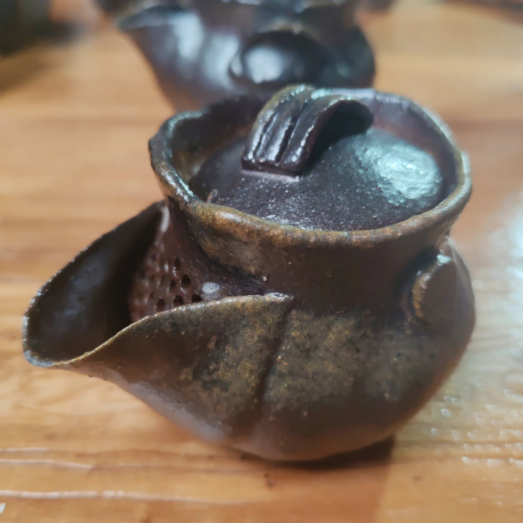 特品手抓壶，微瑕