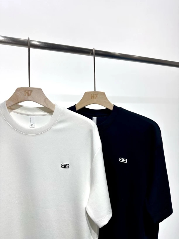 2025年夏季新款简约圆领短袖T恤男士时尚休闲纯色净版半袖男潮ins