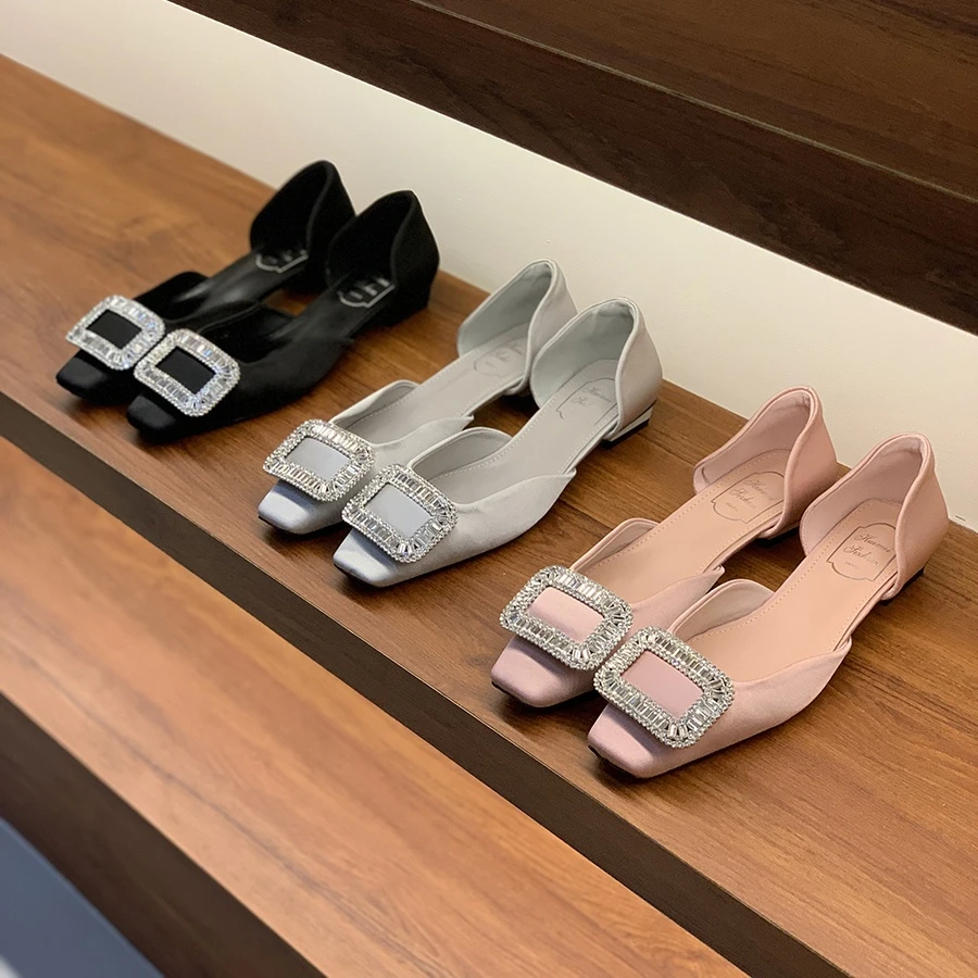 小众低跟水钻高级感女鞋2025新款春夏季气质法式通勤黑色中空单鞋