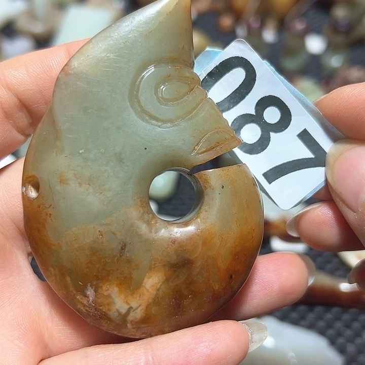 和田玉颈饰未镶嵌