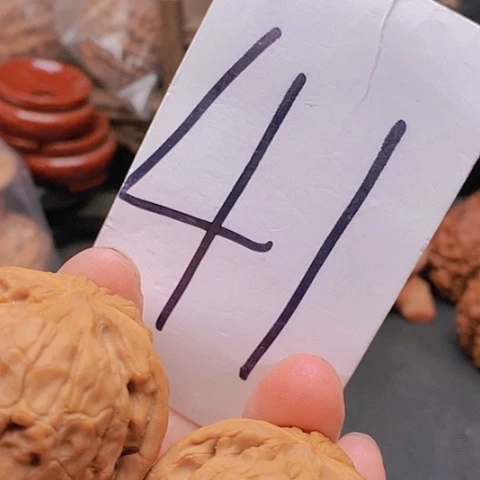 吊坠桃核40甲骨文47克