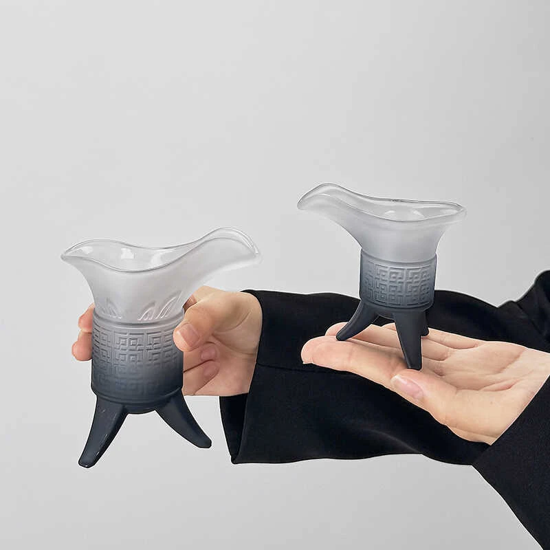 磨砂渐变黑帝王杯创意酒杯古爵杯高级感家用玻璃水杯拿铁咖啡杯